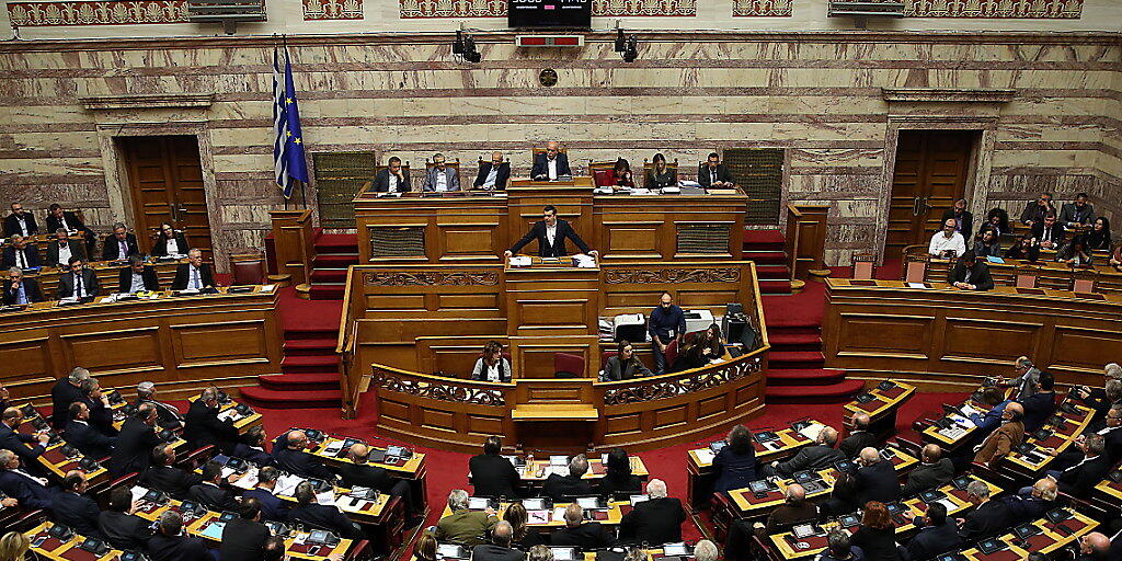 Das griechische Parlament hat sich am Dienstagabend optimistisch f&uuml;r die weitere Entwicklung der Volkswirtschaft des Landes gezeigt.
