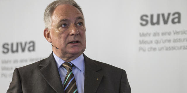 Ulrich Fricker tritt zurück (Archiv) Ulrich Fricker tritt zurück (Archiv)