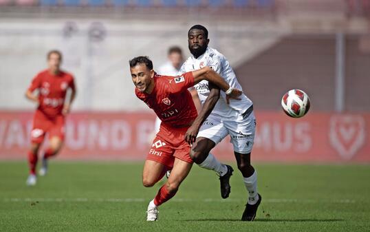 Dejan Djokic (l.) kann mit dem FC Sion den nächsten Schritt in seiner Karriere planen.