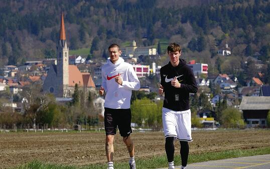 Liechtenstein Sport Fussball Yanik und Noah Frick