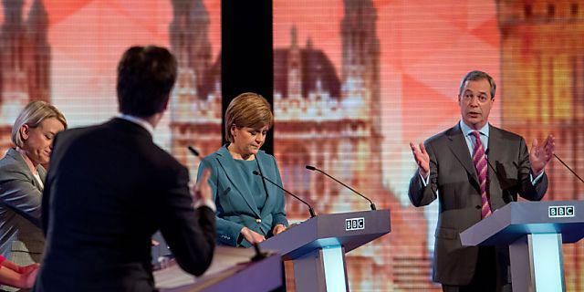Die britische Opposition duelliert sich - ohne Premier Cameron