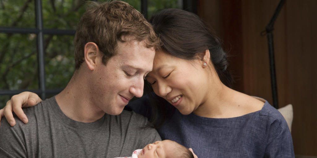 Facebook-Gründer Mark Zuckerberg und seine Frau Priscilla Chan mit ihrer Tochter Max. Anlässlich der Geburt seiner Tochter schrieb Zuckerberg er werde einen Grossteil seines Vermögens zur Lösung von Weltproblemen spenden. Facebook-Gründer Mark Zuckerberg und seine Frau Priscilla Chan mit ihrer Tochter Max. Anlässlich der Geburt seiner Tochter schrieb Zuckerberg er werde einen Grossteil seines Vermögens zur Lösung von Weltproblemen spenden.