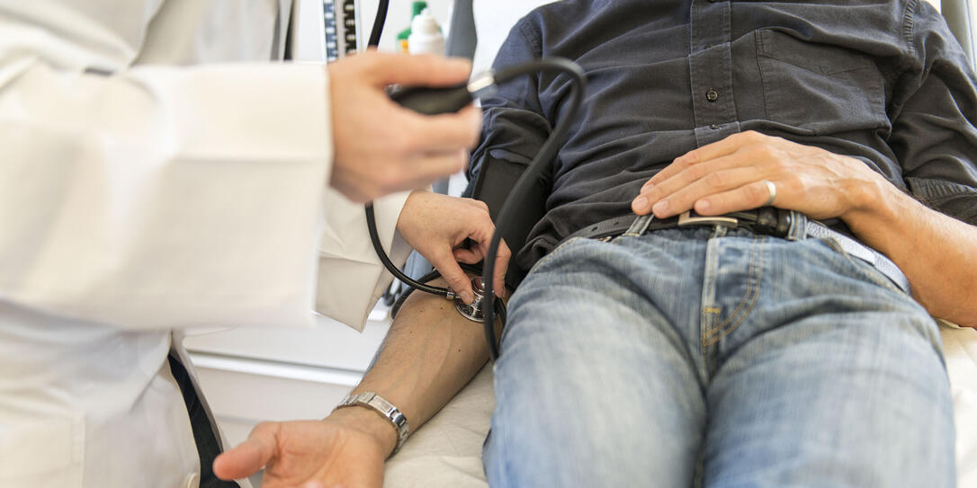 PATIENTIN, PATIENT, ARZTPRAXIS, HAUSARZT, HAUSAERZTE, ARZTBESUCH, HAUSARZTPRAXIS, BEHANDLUNG, MEDIZINISCHE BEHANDLUNG, ARZT, AERZTE, BERATUNG, BERATUNGEN, ARZTTERMIN, ARZTTERMINE, ARZTBESUCHE, ARZTBESUCH, AERZTIN, BLUTDRUCK, MESSUNG, PATIENTIN, PATIENT, ARZTPRAXIS, HAUSARZT, HAUSAERZTE, ARZTBESUCH, HAUSARZTPRAXIS, BEHANDLUNG, MEDIZINISCHE BEHANDLUNG, ARZT, AERZTE, BERATUNG, BERATUNGEN, ARZTTERMIN, ARZTTERMINE, ARZTBESUCHE, ARZTBESUCH, AERZTIN, BLUTDRUCK, MESSUNG,