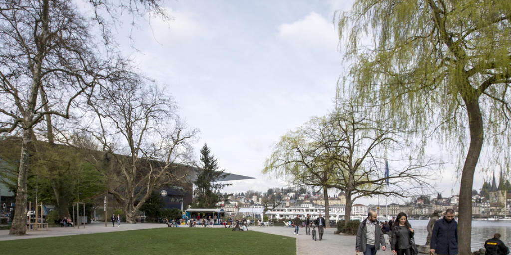 Das Inseli in Luzern mit dem KKL im Hintergrund. Hier soll das Neue Theater Luzern / Salle Modulable entstehen (Archiv)