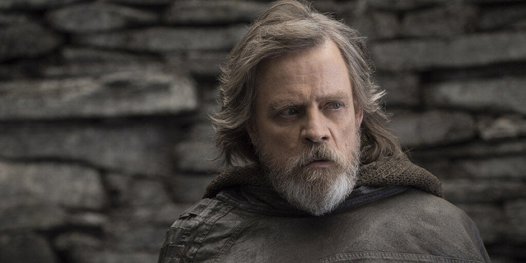 Mark Hamill spielt Luke Skywalker in "Star Wars: The Last Jedi". Der Film hat sich am Wochenende vom 4. bis 7. Januar 2018 an der Spitze der CH-Kinocharts gehalten. (Archiv)