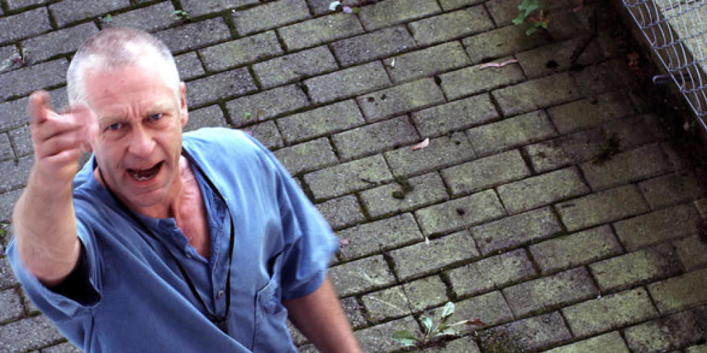 Jörg-Heinrich Benthien, hier in einer Szene aus dem Film "Der böse Onkel" von Urs Odermatt, ist unerwartet in einer Probenpause verstorben. Er wurde 56 Jahre alt. (Pressebild Odermatt) Jörg-Heinrich Benthien, hier in einer Szene aus dem Film "Der böse Onkel" von Urs Odermatt, ist unerwartet in einer Probenpause verstorben. Er wurde 56 Jahre alt. (Pressebild Odermatt)