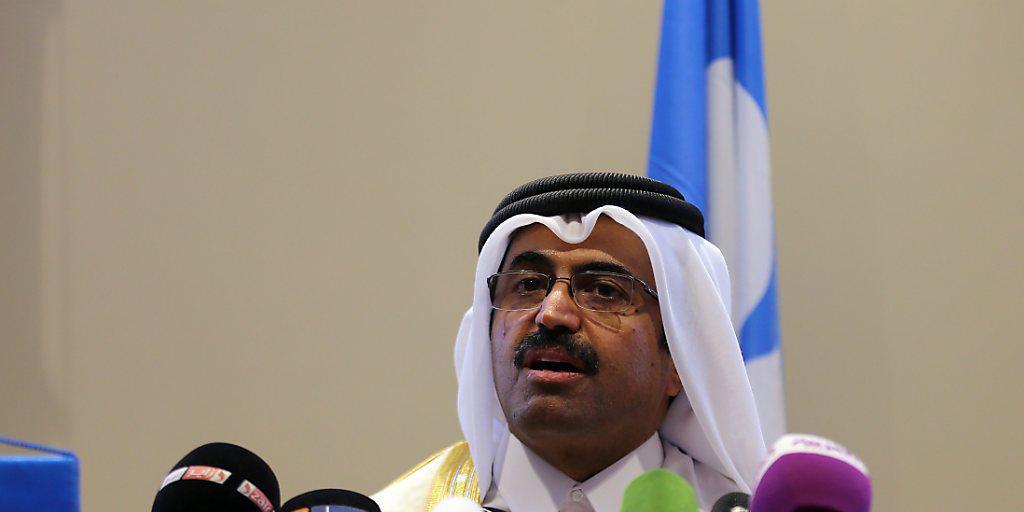 Katars Energieminister orientierte nach dem informellen Treffen der Opec-Staaten über die angestrebte Begrenzung der Ölfördermenge. Der Ölpreis reagierte bereits: Er stieg um über sechs Prozent an. Katars Energieminister orientierte nach dem informellen Treffen der Opec-Staaten über die angestrebte Begrenzung der Ölfördermenge. Der Ölpreis reagierte bereits: Er stieg um über sechs Prozent an.