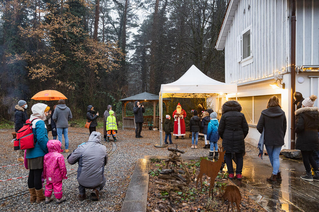 Samichlaus besucht die Heuwiese