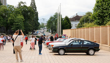 Old-Youngtimer Treff auf dem Peter-Kaiser Platz, Vaduz.