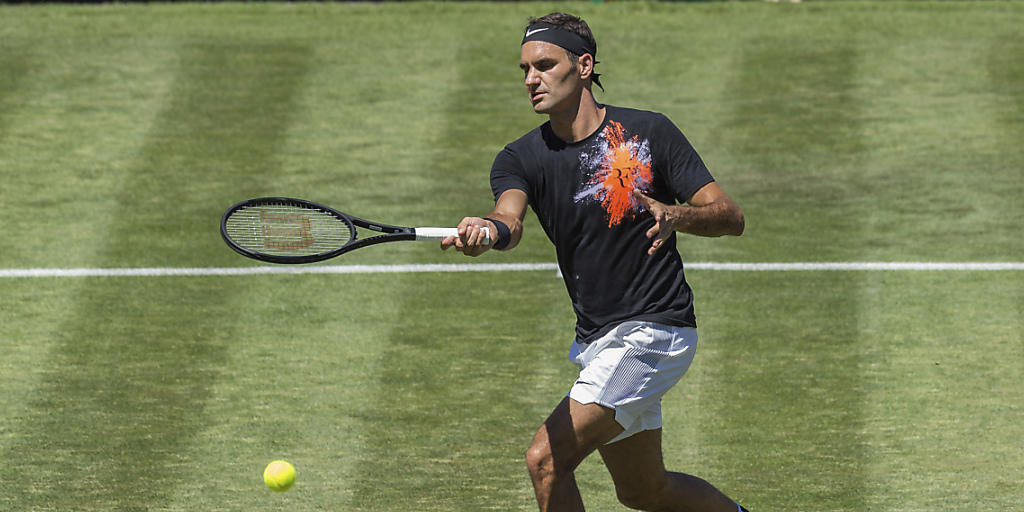 Roger Federer greift in Stuttgart nach gut zwei Monaten Wettkampfpause wieder ins Geschehen ein