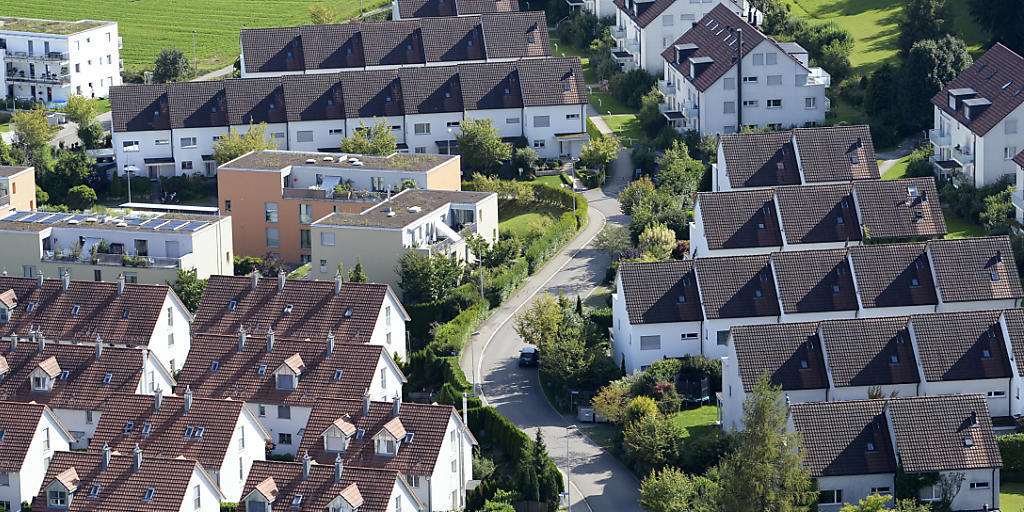 Im dritten Quartal 2016 ist es nochmals günstiger geworden, ein Haus zu finanzieren: Die Zinsen für Hypotheken mit einer Laufzeit von zehn Jahren sanken auf ein historisches Tief von 1,45 Prozent. (Symbolbild)