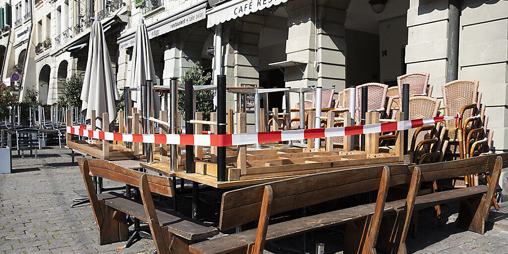 Keine Gäste, kein Einkommen, aber trotzdem ein fälliger Mietzins: Restaurantbesitzer litten besonders unter dem Lockdown. Auf dem Tisch liegt deshalb ein Gesetz für einen teilweisen Erlass der Geschäftsmieten. (Archivbild)