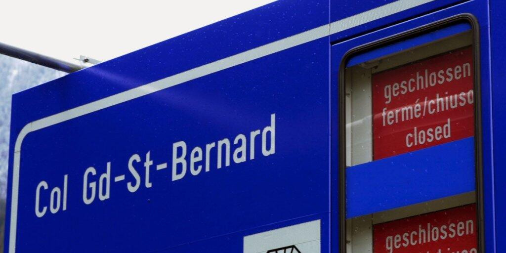 Der Grosse St. Bernhard wird noch mindestens bis Mitte Januar geschlossen bleiben. (Archivbild)