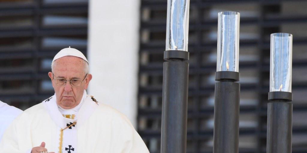 Papst Franziskus während der Messe zur Heiligsprechung der zwei Hirtenkinder