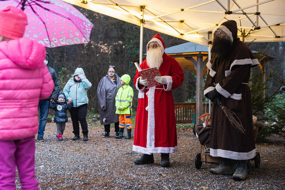 Samichlaus besucht die Heuwiese