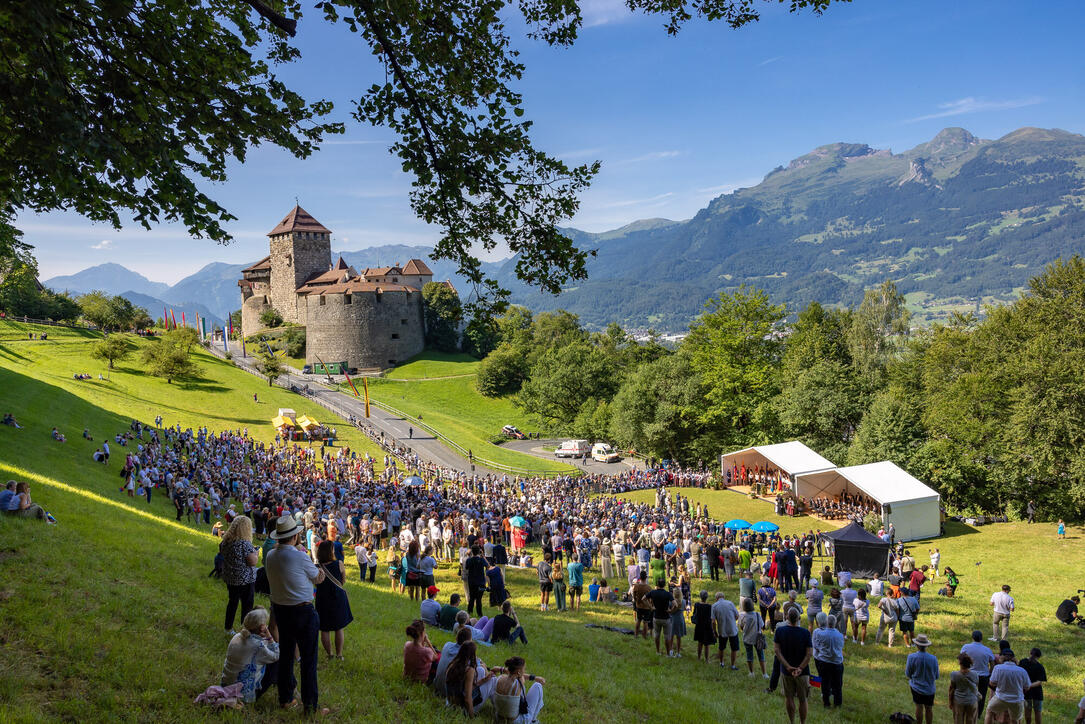 Staatsfeiertag 2024: Staatsakt auf der Schlosswiese