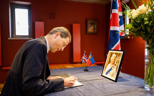 Condolence book of Your Majesty Queen Elizabeth II