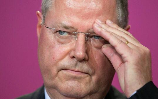 Nach seinem Rücktritt aus dem Bundestag wechselt Peer Steinbrück in die Bankenbranche. (Archiv)