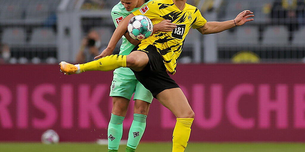 Doppeltorschütze Erling Haaland im Duell mit dem Schweizer Nico Elvedi Doppeltorschütze Erling Haaland im Duell mit dem Schweizer Nico Elvedi