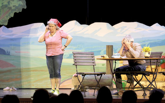 Premiere des neuen Lustspiels Kuah in Therapie der Seniorenbühne, Mauren,