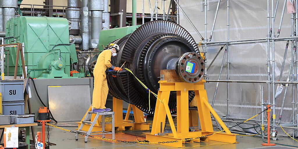 Demontage einer Turbine im Maschinenhaus des AKW Mühleberg.