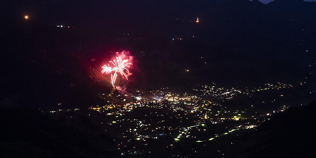 Feuerwerk gab es zur Begrüssung des Jahres 2021 in der Nacht auf Freitag nur vereinzelt. (Symbolbild) Feuerwerk gab es zur Begrüssung des Jahres 2021 in der Nacht auf Freitag nur vereinzelt. (Symbolbild)