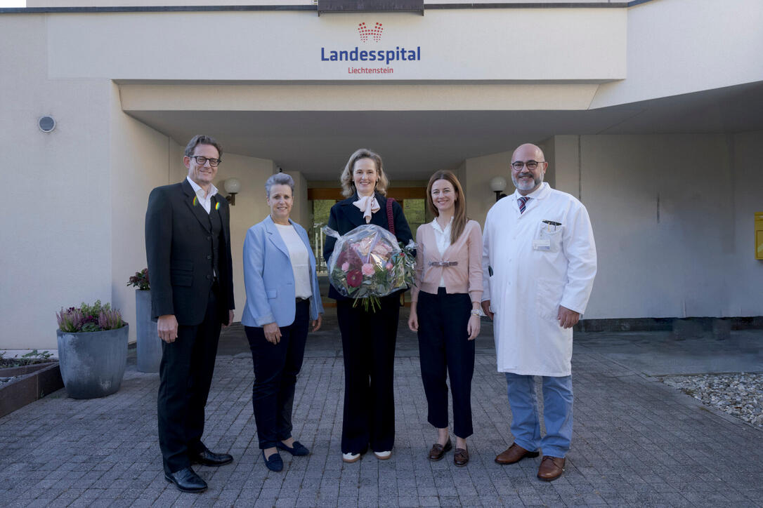 Weihnachtsbesuche Erbprinzessin Sophie im Landesspital und Haus  St.Florin