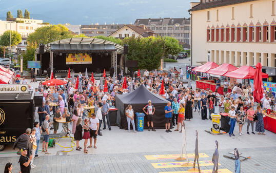 Rooftop Konzert Wuarscht 'n'Brot