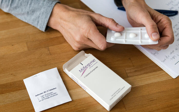 SCHWANGERSCHAFTSABBRUCH, ABTREIBUNG, ABBRUCH, PRAXIS, FRAUENPRAXIS, GYNAEKOLOGIE, GYNAEKOLOGISCHE PRAXIS, ABTREIBUNGSPILLE, PILLE DANACH, MIFEGYNE