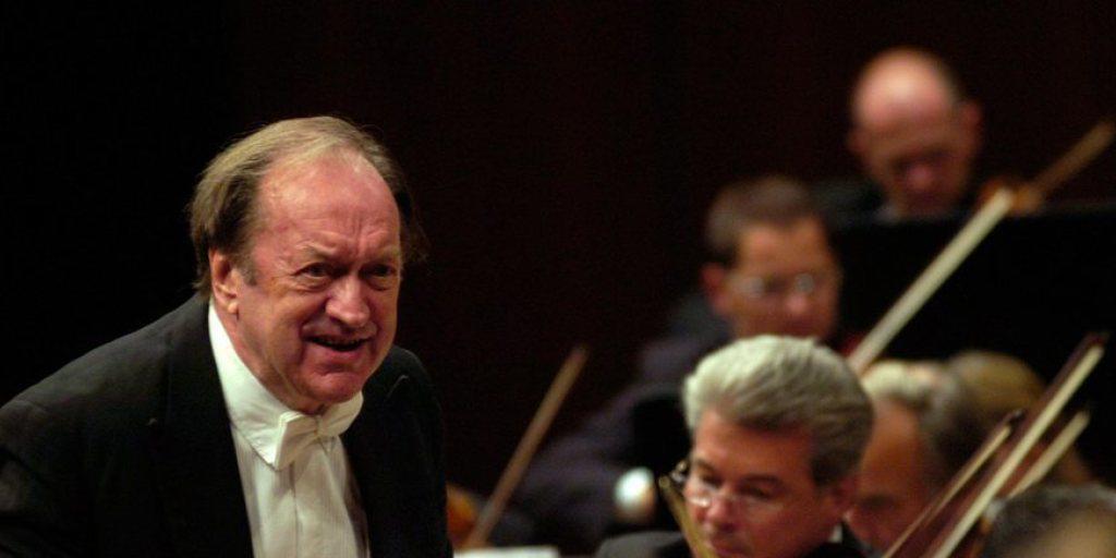 Nikolaus Harnoncourt dirigierte am 6. September 2006 im Luzerner KKL die Wiener Philharmoniker. Am 5. März 2016 ist der österreichische Dirigent im Alter von 86 Jahren gestorben (Archiv) Nikolaus Harnoncourt dirigierte am 6. September 2006 im Luzerner KKL die Wiener Philharmoniker. Am 5. März 2016 ist der österreichische Dirigent im Alter von 86 Jahren gestorben (Archiv)