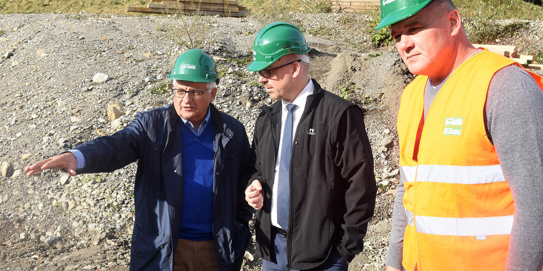 Regierungsrat Daniel Risch - Besuch Baugeschäft HILTI inkl. Bet