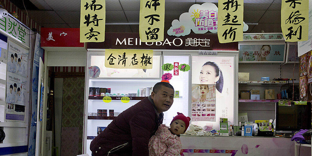 Chinas Notenbank will die Finanzierungsprobleme von privaten Unternehmen wie diesem Kosmetikladen"effektiv lindern". (Symbolbild)