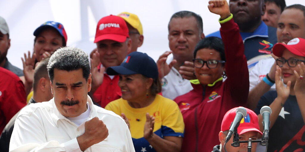 Verlangt offenbar den Rücktritt aller seiner Minister: Venezuelas Staatschef Nicolas Maduro. (Archivbild)