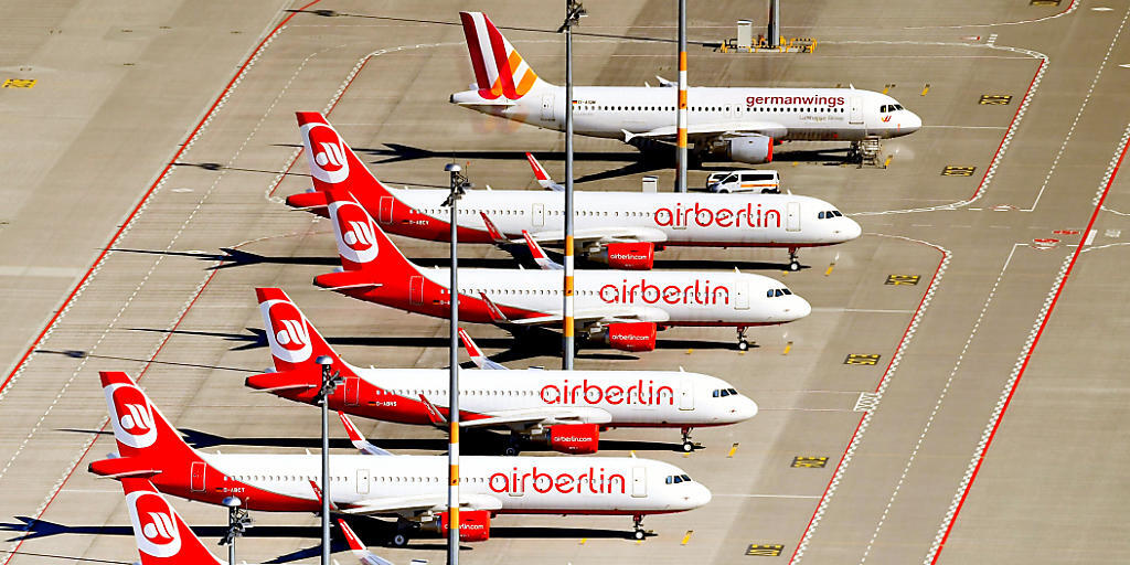 ARCHIV - Air Berlin hat einen Insolvenzantrag gestellt. Hauptaktionär Etihad hat den Geldhahn zugedreht. Die zweitgrösste Airline Deutschlands fliegt mit einem Notkredit der Regierung weiter. (KEYSTONE/DPA/Ralf Hirschberger)