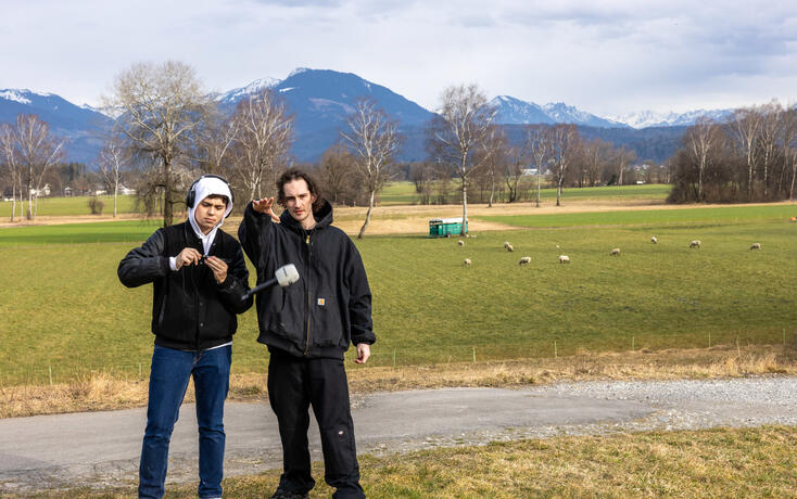 Beim Besuch des Dreiländerecks ergab sich die perfekte Gelegenheit für das Shooting zum Bericht. Die kalte «Biese» fegte unbarmherzig über die Felder.