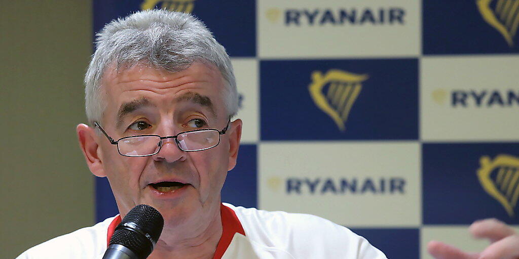 Ryanair-Chef Michael O'Leary will weitermachen an der Spitze der Billigfluggesellschaft. Aber nicht mehr fünf Jahre. "Ich wäre dann 62. Ich bin mir nicht sicher, ob Frau O'Leary glücklich wäre." (Archiv)