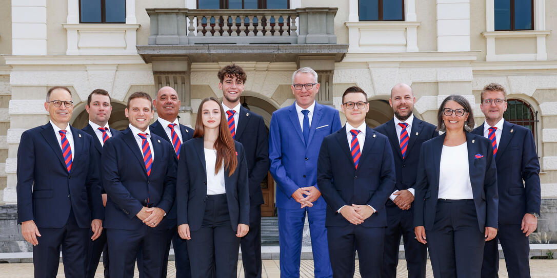 Liechtensteins Regierungsrat und Bildungsminister Daniel Oehry verabschiedete vor und im Regierungsgebaeude die Euro-Skills Delegation, aufgenommen am Mittwoch, 27. August 2025, in Vaduz.