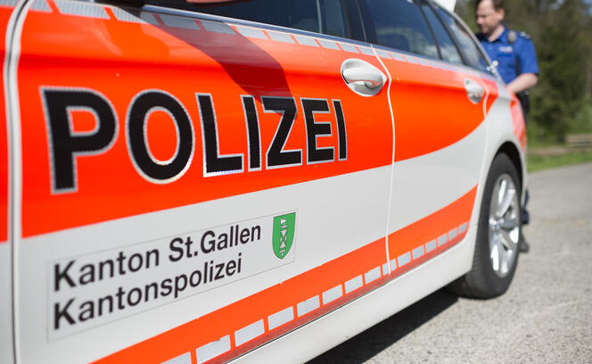 KANTONSPOLIZEI, KANTONSPOLIZEI ST. GALLEN, KAPO ST. GALLEN, POLIZEI ST. GALLEN, EINSATZFAHRZEUG, DIENSTFAHRZEUG, POLIZEI EINSATZFAHRZEUG, EINSATZFAHRZEUG, POLIZEIAUTO, POLIZEIGURT,