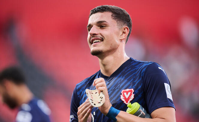 Als Doppelb&uuml;rger w&auml;re er auch f&uuml;r die Schweizer Nationalmannschaft spielberechtigt gewesen. Doch da vom SFV nie ein Signal kam, entschied er sich f&uuml;r Nordmazedonien. Sein Ziel dort ist klar: die Teilnahme an der WM 2026.