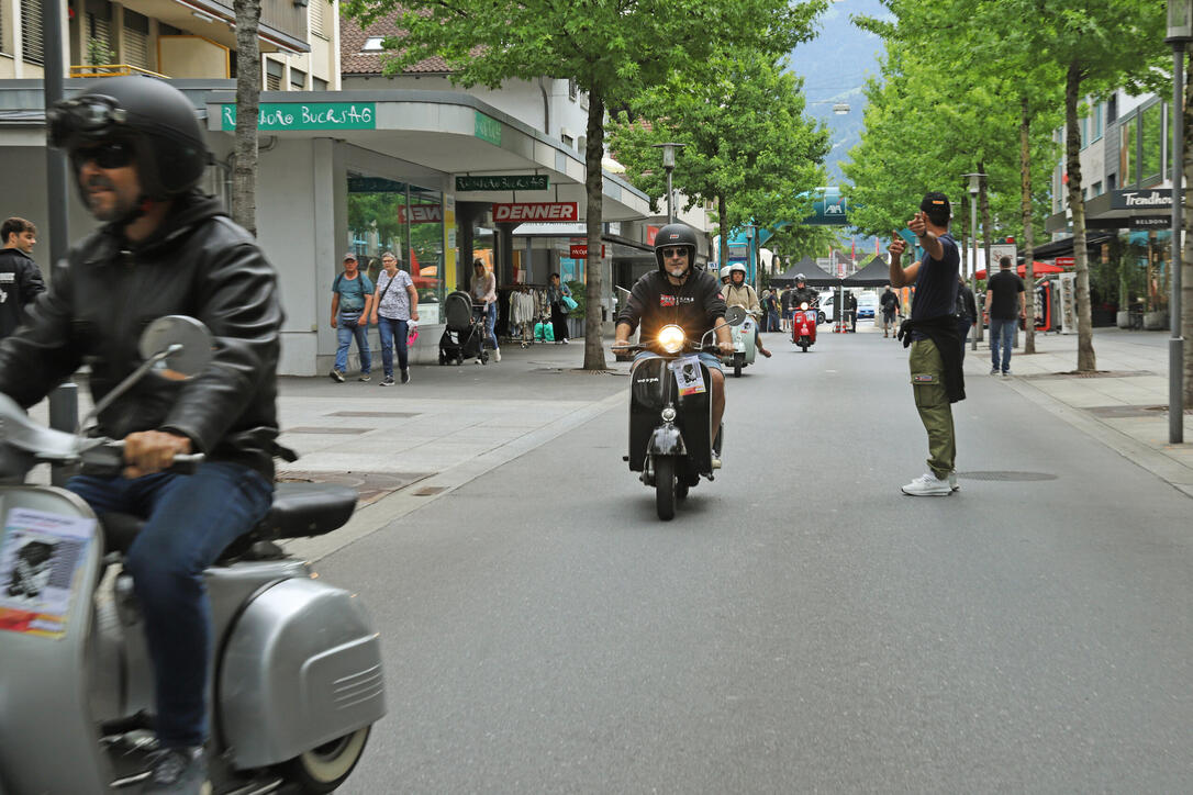 Vespa-Treff in Buchs