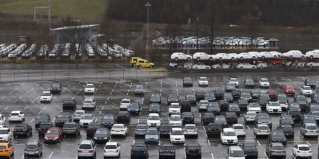 Grau, schwarz oder weiss und meistens VW: Das zeigt ein Blick in die Statistik der Neuwagen 2017. (Symbolbild)