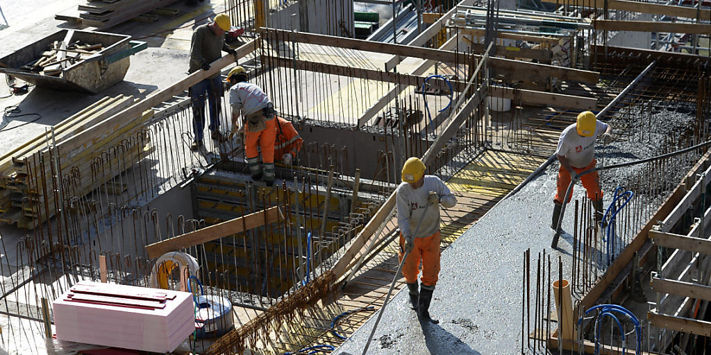 Die Bauwirtschaft hat im ersten Quartal weniger Aufträge erhalten (Archiv)