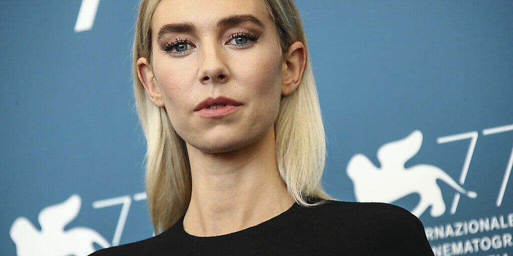 Vanessa Kirby, Schauspielerin aus Großbritannien, kommt zu einem Fototermin für den Film «Pieces of A Woman». Die Filmfestspiele von Venedig finden vom 2. bis zum 12. September statt. Foto: Joel C Ryan/Invision/AP/dpa Vanessa Kirby, Schauspielerin aus Großbritannien, kommt zu einem Fototermin für den Film «Pieces of A Woman». Die Filmfestspiele von Venedig finden vom 2. bis zum 12. September statt. Foto: Joel C Ryan/Invision/AP/dpa