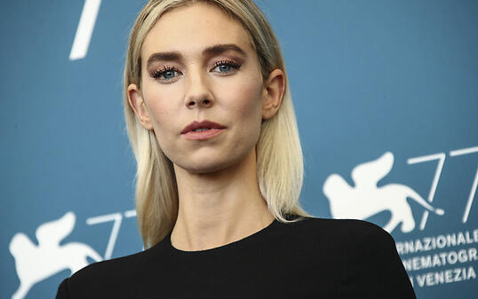 Vanessa Kirby, Schauspielerin aus Großbritannien, kommt zu einem Fototermin für den Film «Pieces of A Woman». Die Filmfestspiele von Venedig finden vom 2. bis zum 12. September statt. Foto: Joel C Ryan/Invision/AP/dpa