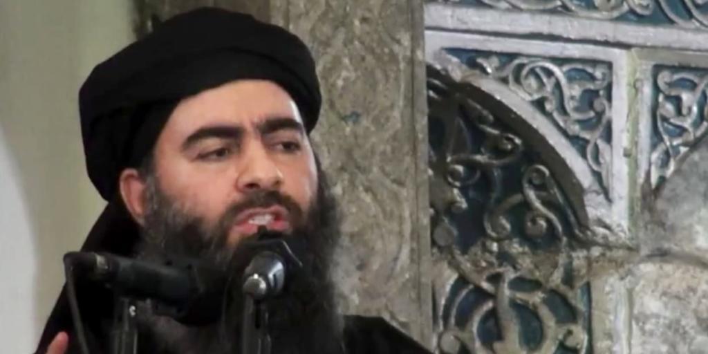 Ein Bild vom Auftritt Al-Bagdadis in Mossul 2014. Das russische Verteidigungsministerium prüft nach eigenen Angaben Berichte, wonach der Anführer der IS-Terrormiliz bei einem Luftangriff getötet worden sein soll. (Archiv) Ein Bild vom Auftritt Al-Bagdadis in Mossul 2014. Das russische Verteidigungsministerium prüft nach eigenen Angaben Berichte, wonach der Anführer der IS-Terrormiliz bei einem Luftangriff getötet worden sein soll. (Archiv)