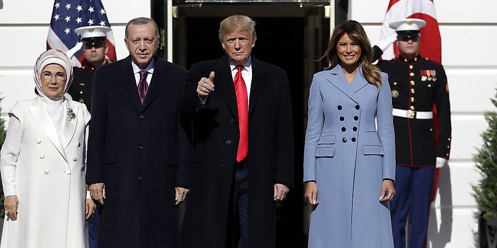 "Familienfoto" vor dem Weissen Haus. Von links: Emine und Recep Tayyip Erdogan, Donald und Melania Trump.