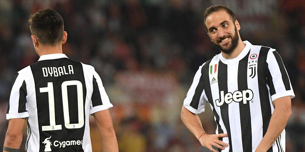 Gonzalo Higuain freut sich mit Juventus Turin über den siebten Titel in Folge