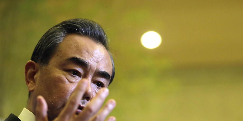 Stimmt den verschärften UNO-Sanktionen gegen Nordkorea zähneknirschend zu: Chinas Aussenminister Wang Yi. Stimmt den verschärften UNO-Sanktionen gegen Nordkorea zähneknirschend zu: Chinas Aussenminister Wang Yi.