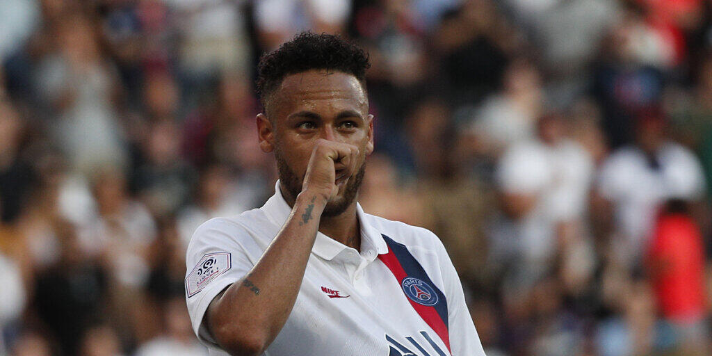 Nach seinem Wundertor gegen Strasbourg geht Neymar mit dem Ball schwanger