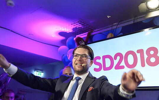 Der Spitzenkandidat der Schwedendemokraten, Jimmie Åkesson, betonte am Sonntagabend, seine Partei sei bereit, mit allen zu verhandeln.